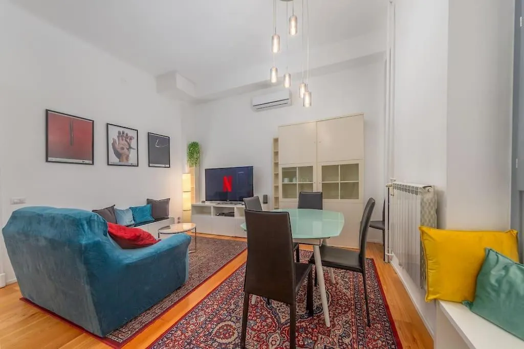 In-Isola Apartment Milan