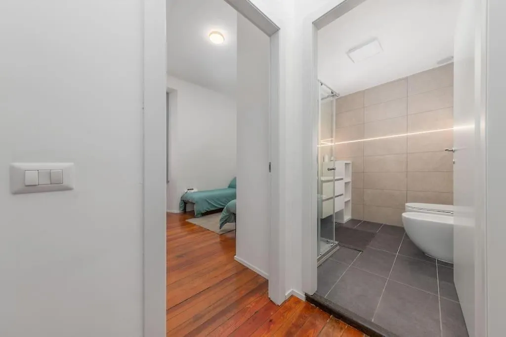 In-Isola Apartment Milan Italy