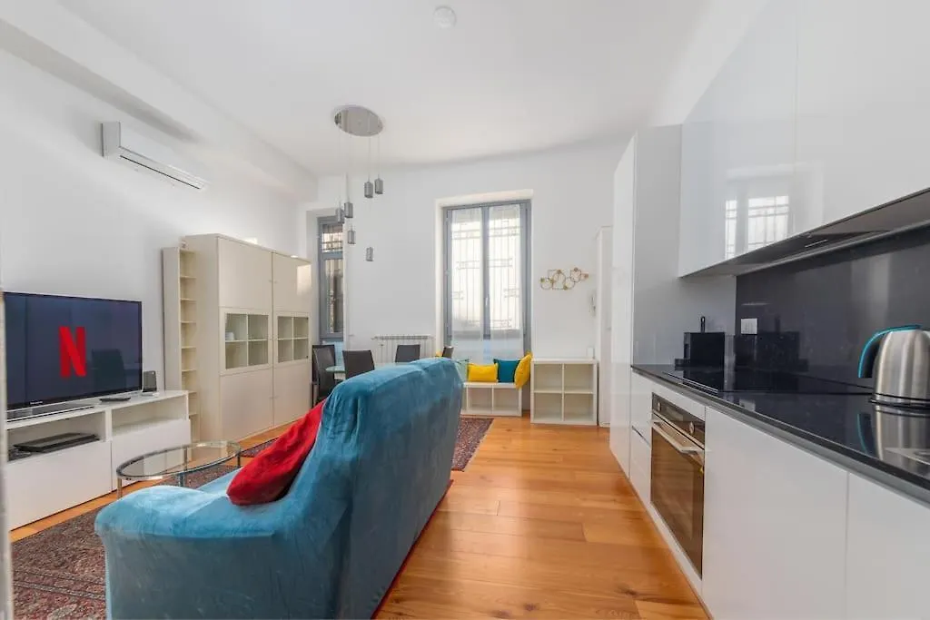 In-Isola Apartment Milan