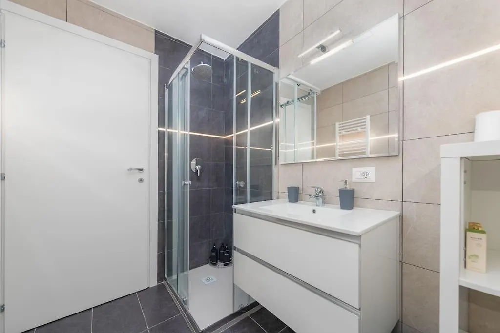 In-Isola Apartment Milan