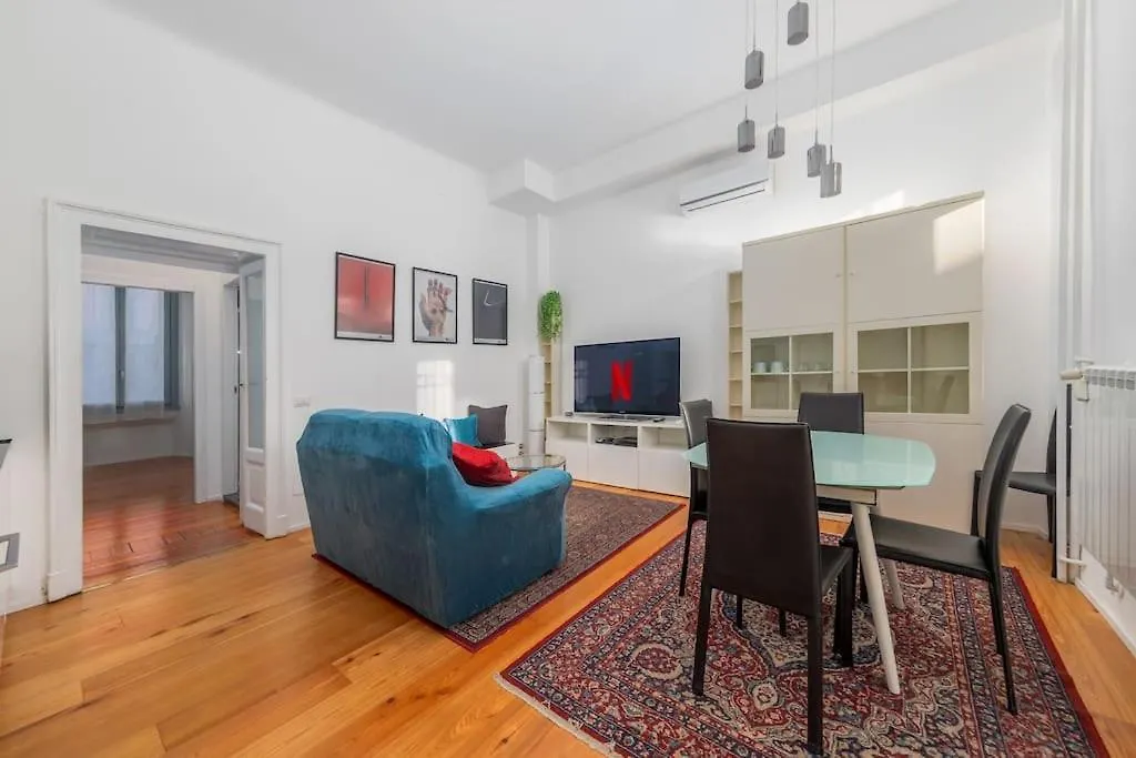 In-Isola Apartment Milan