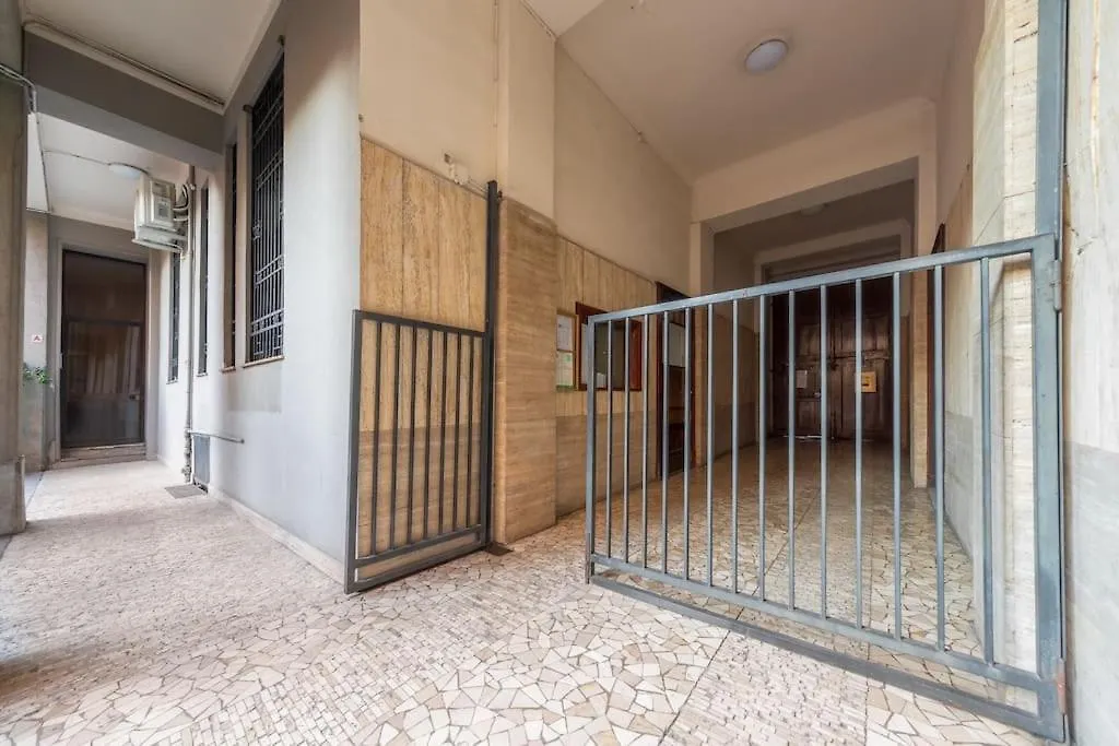 In-Isola Apartment Milan