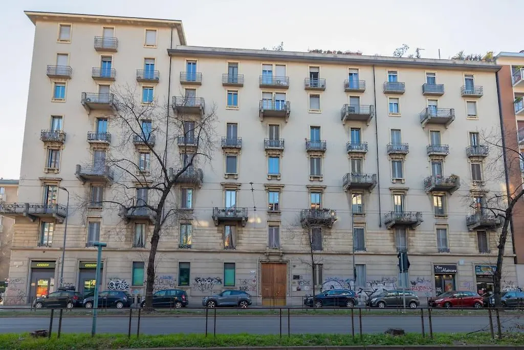 In-Isola Apartment Milan
