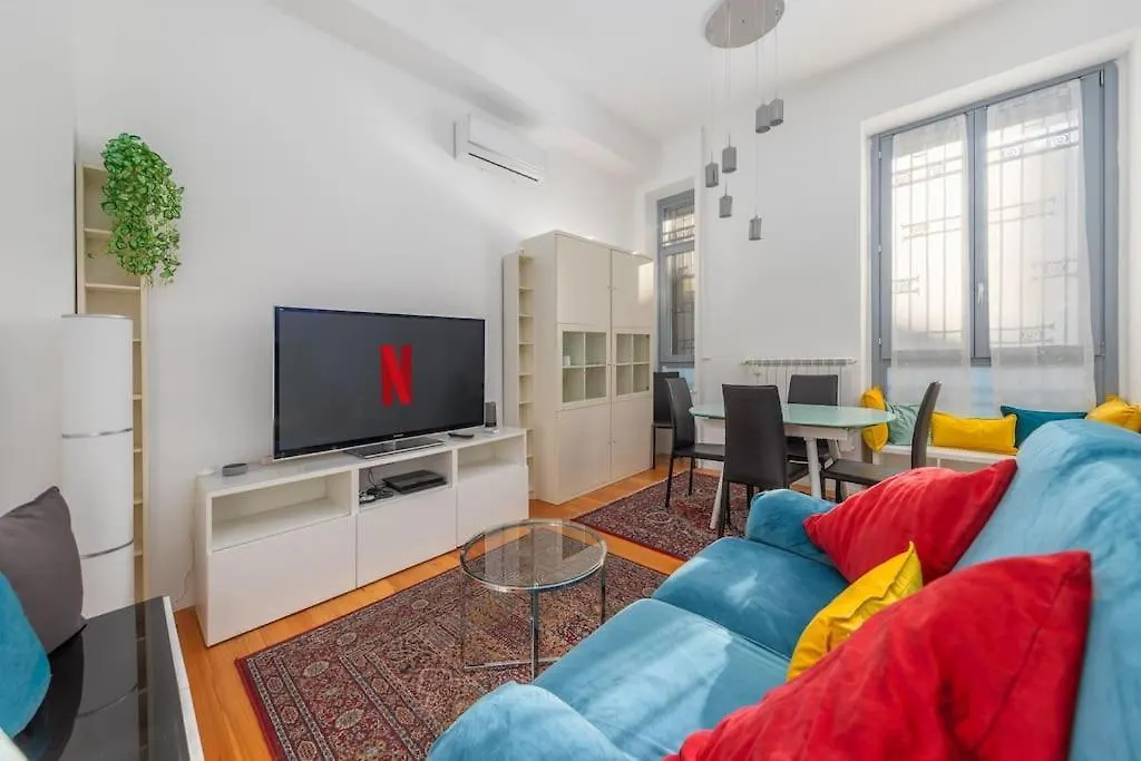 In-Isola Apartment Milan